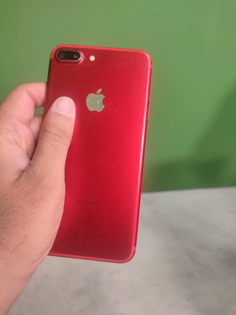 Apple iPhone 7 Plus 0