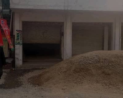 Shop Of 400 Square Feet Available For rent In Pico Road