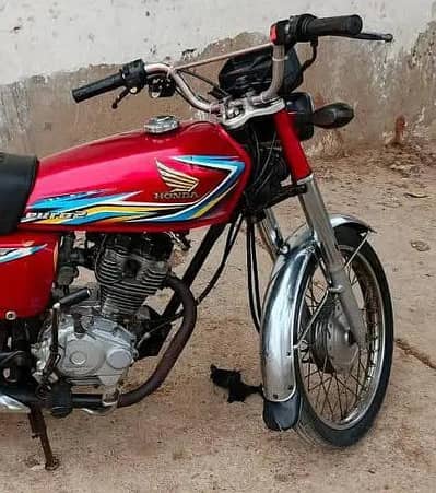 125 CG Honda for sale call only WhatsApp on 03/05/86/40/581