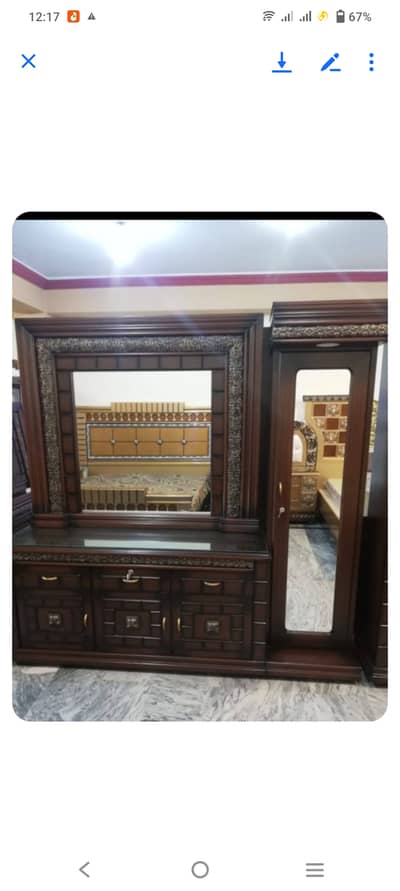 Solid wood bed with dressing condition 10/9 like new