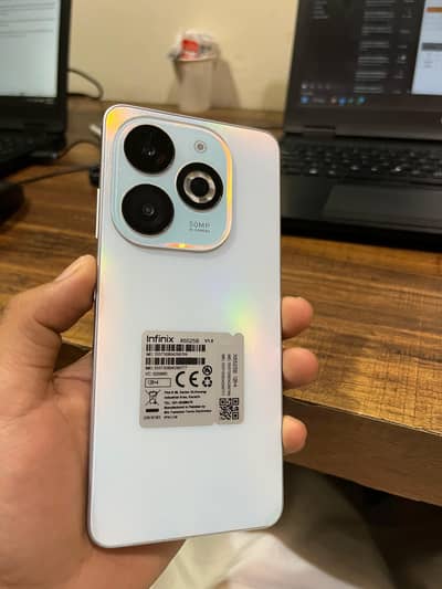 INFINIX SMART 8 PRO