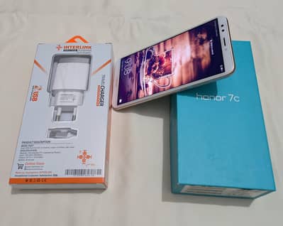 Huawei Honor 7C in 10/10 Condition