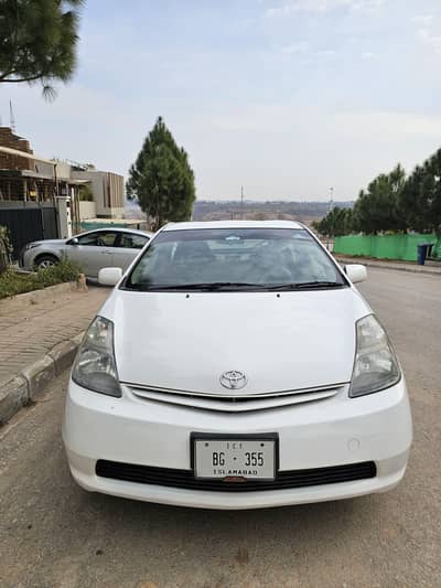 Prius S, 1.5 2011  model , 2014 import
