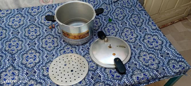 Sale Big Size Cooker Pressure  with Steamer