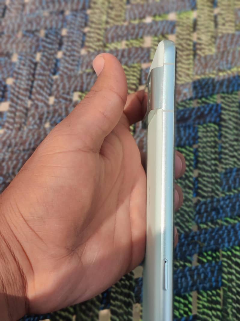 Google pixel 8 pro 4