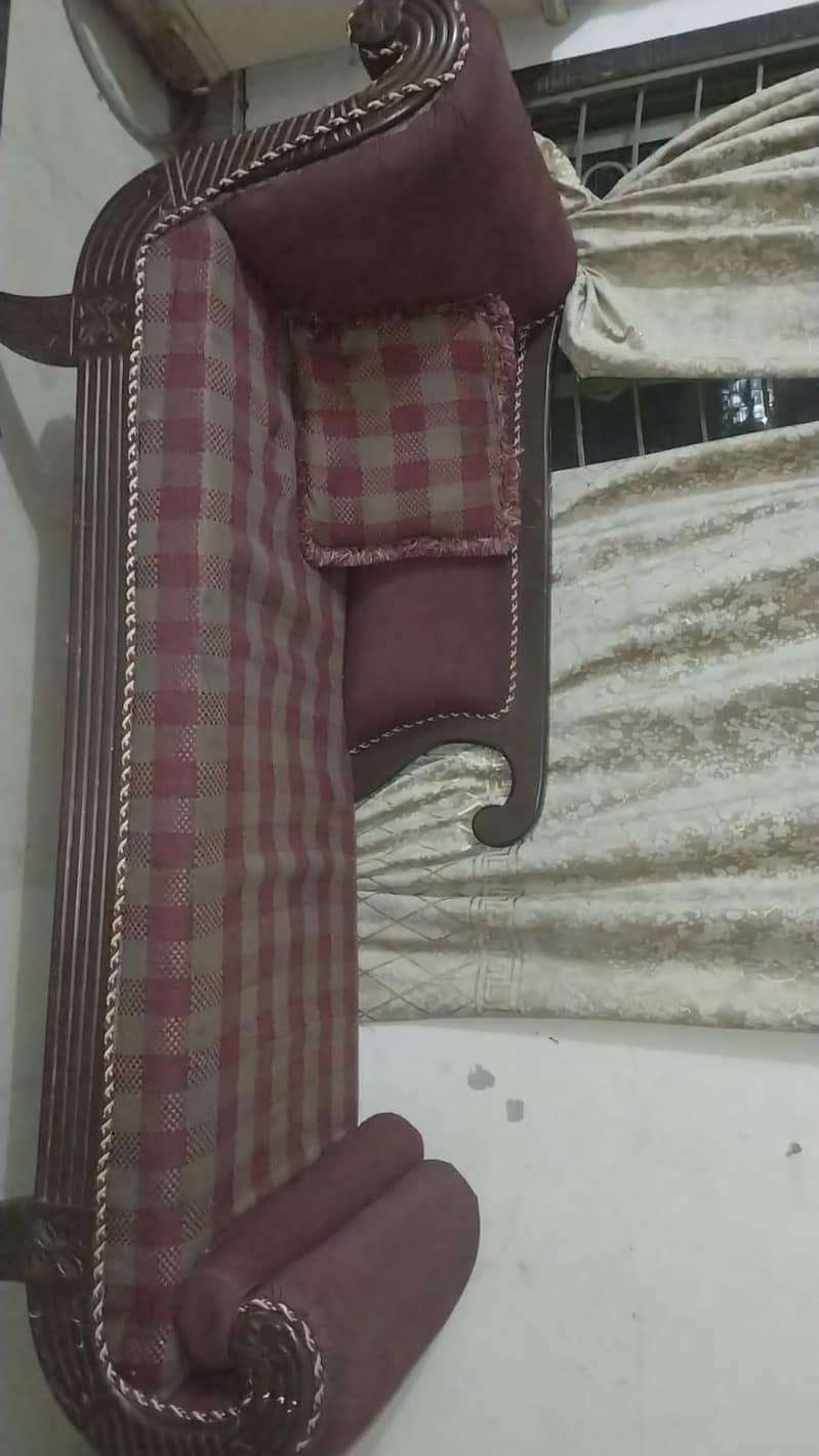 3 seater sofa 0