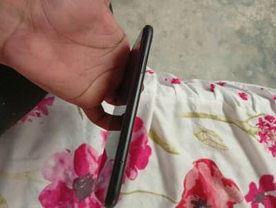 IPHONE XR  BLACK COLOR