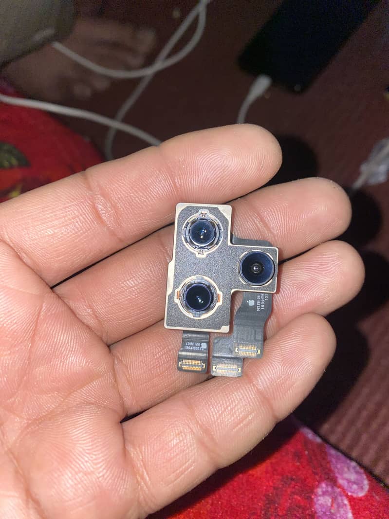 iPhone 11pro max back camera 1