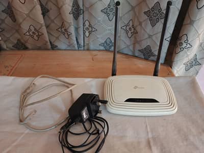 TP Link wireless N-Router(300 Mbps)–Mint cond.