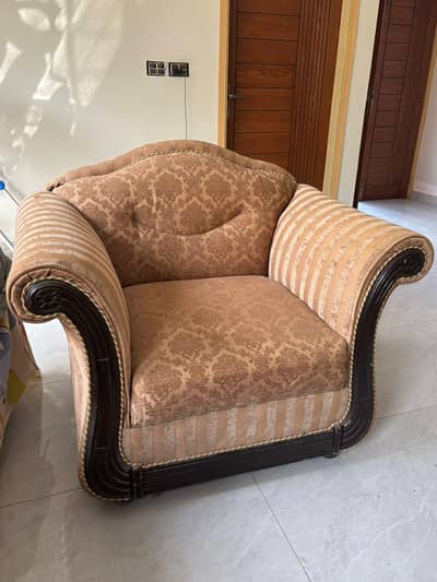 7 seater sofa set with cushions