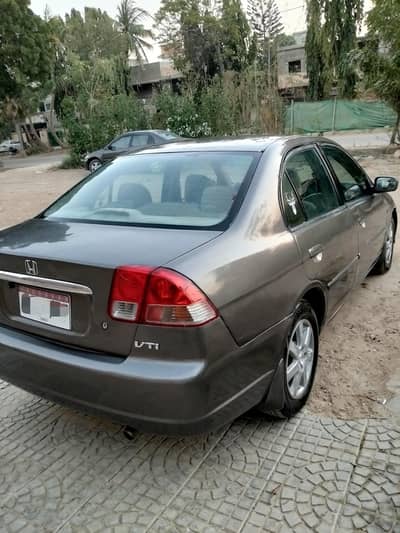 Civic EXI 2005