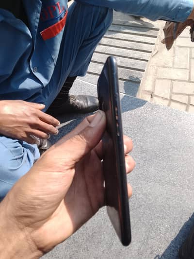 A 10 4 64  Acha Moblie ha whatsapp 03216376447