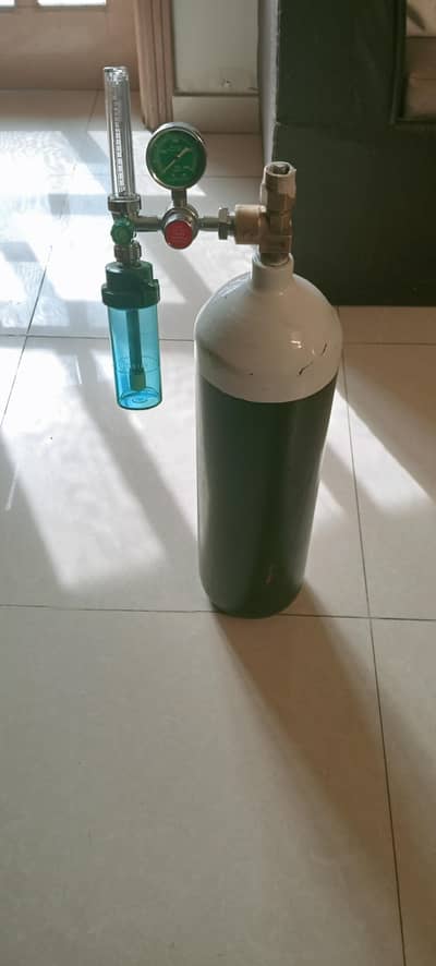 oxygen cylinder with kit