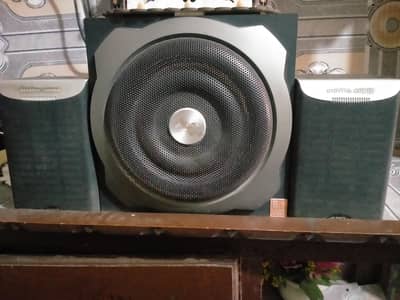 2 speakers and 1 baser