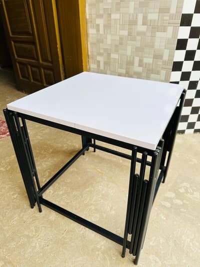 Stylish Coffee Table – New Condition
