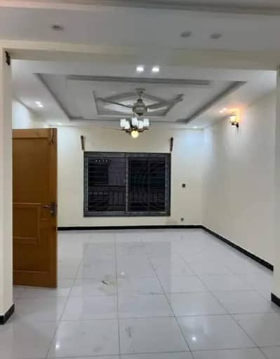 11 Marla Spacious Upper Portion Available For Rent In F15