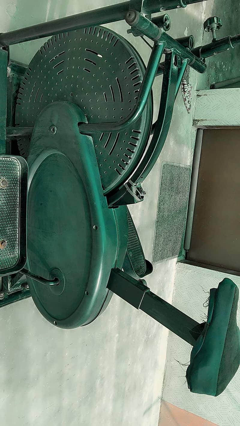 ELLIPTICAL MACHINE EXERCISE CYCLE 0