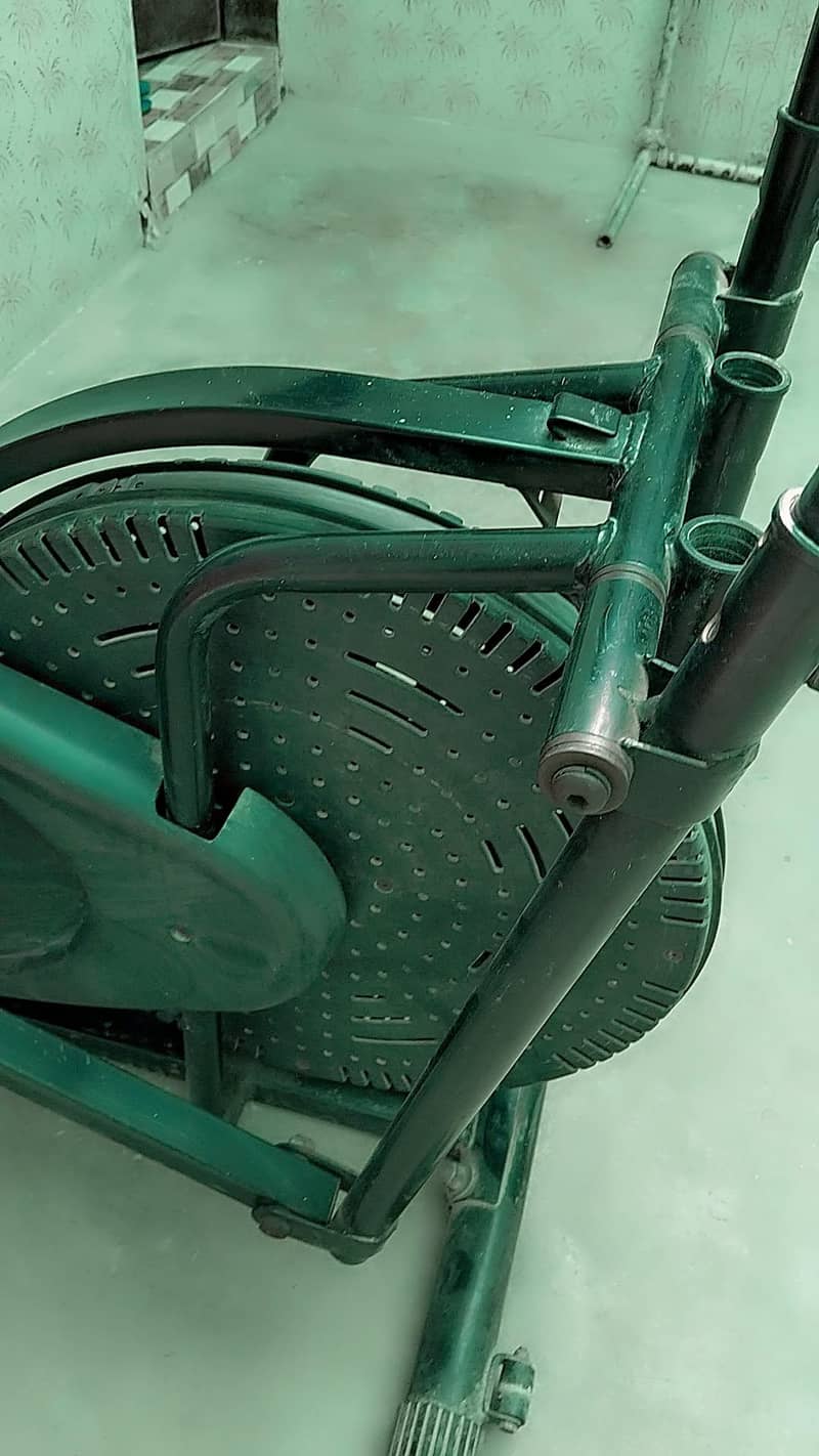 ELLIPTICAL MACHINE EXERCISE CYCLE 6