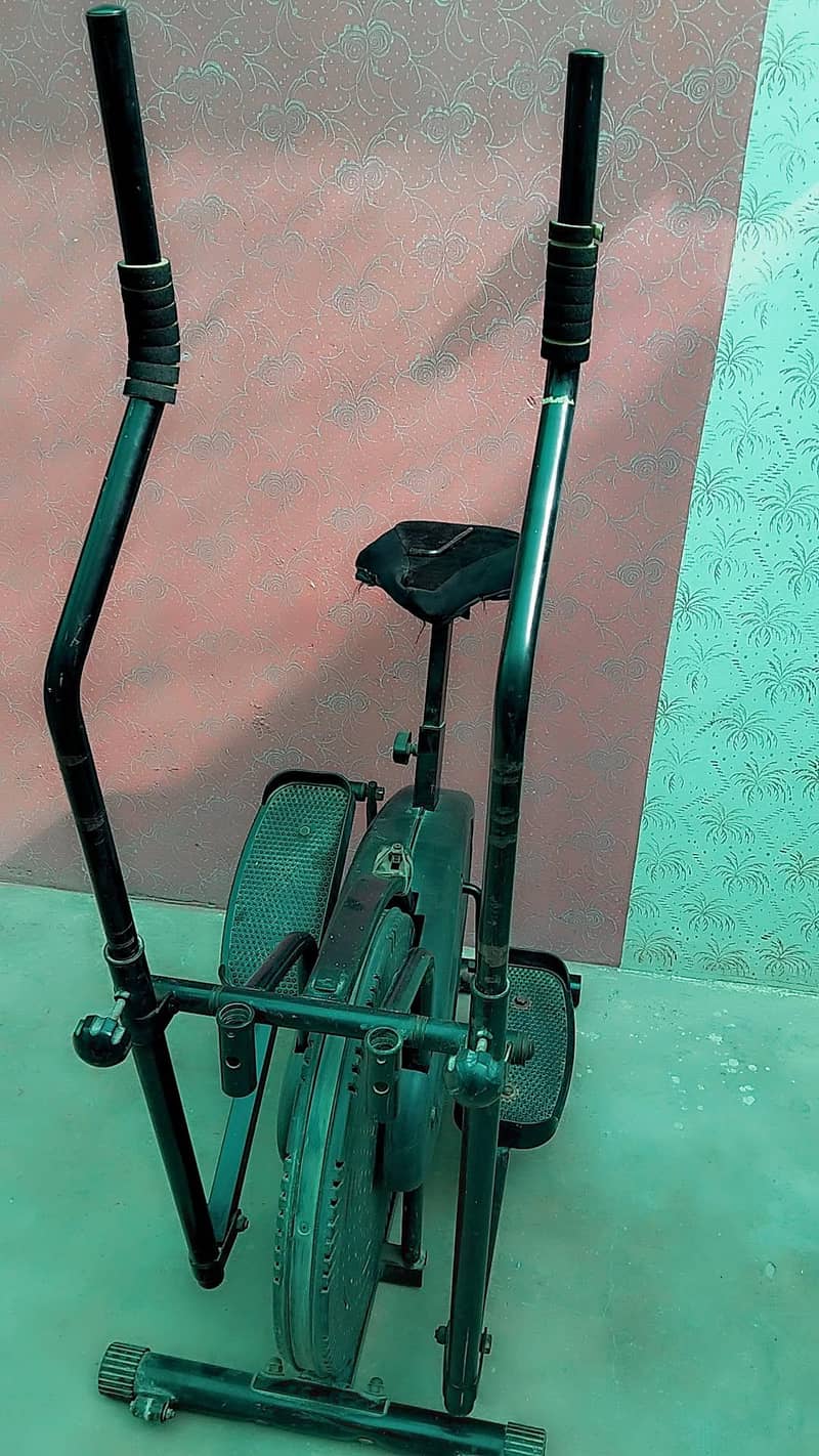 ELLIPTICAL MACHINE EXERCISE CYCLE 8