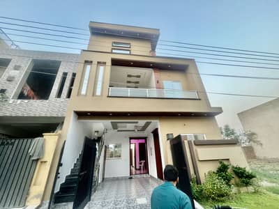 5 Marla brand new modern house original pictures attached direct owner meeting house for sale in Punjab University town F 2