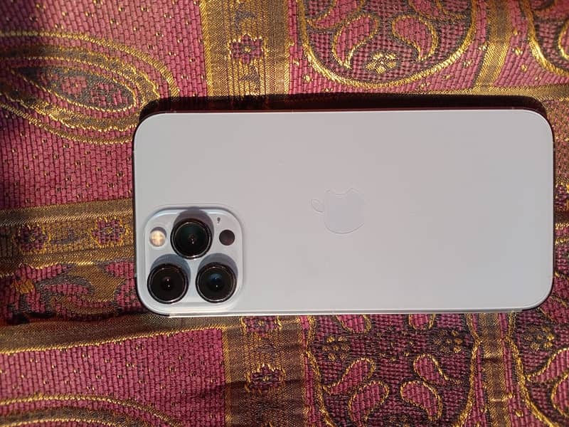 Iphone 13 pro max 1