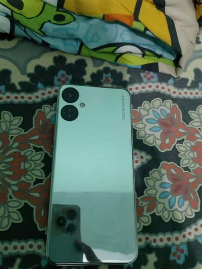 Tecno spark 9t mobile koi fault NHI hai mobile or charger available