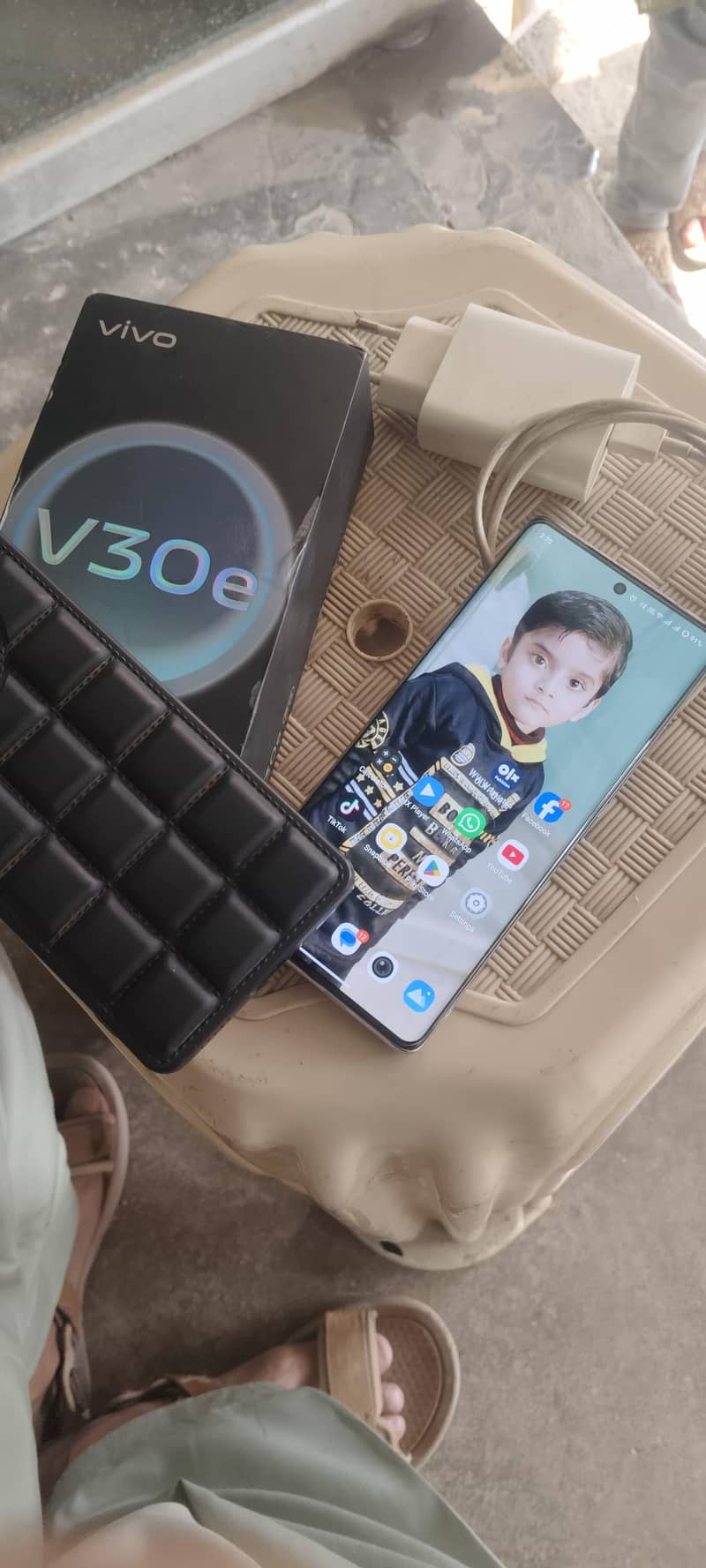 Vivo V30 e 1