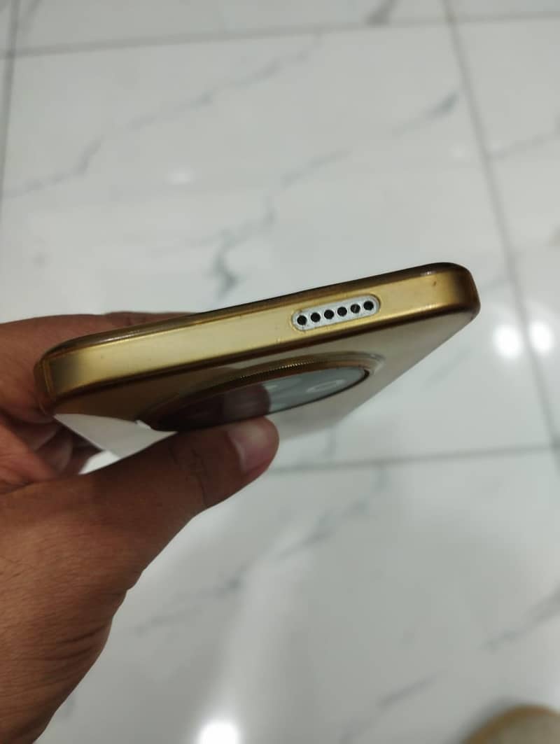 10/10 condition complete box 2