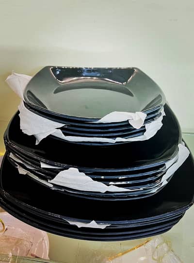 ELEGANT BLACK DINNER SET MOST DEMANDED