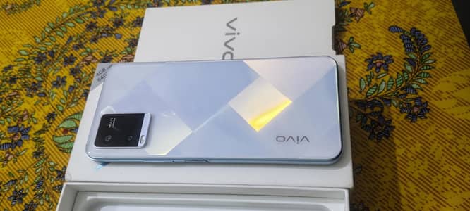 vivo y21 4gb 64gb in excellent condition with all acc