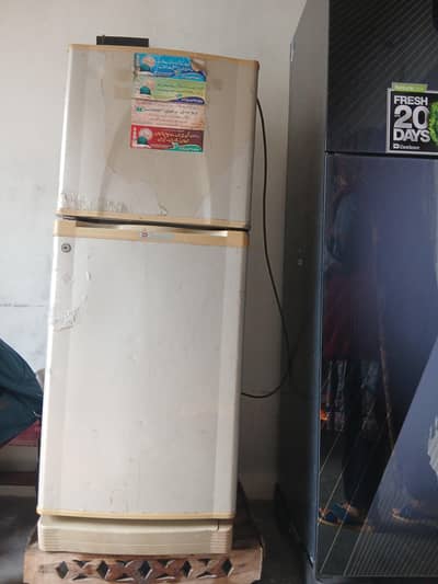 dawlance refrigerator model 9122 ڈاولنس فریج  اچھی کنڈیشن