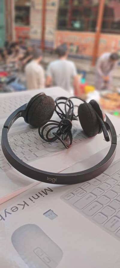 logitec head phon ANC call centare kaleya bast haed phon