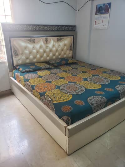 polish bed with spring mattress