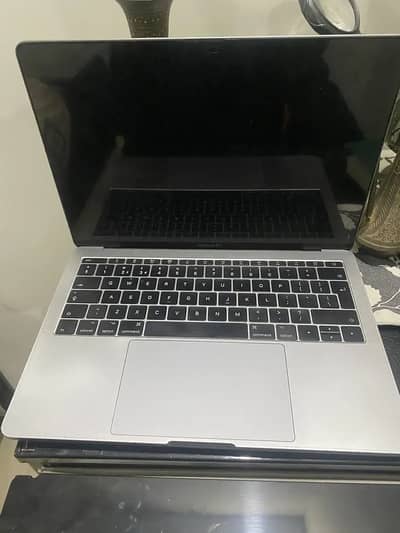 Macbook pro 2017 16/256