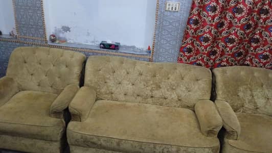 7 seater sofa . neat & clean