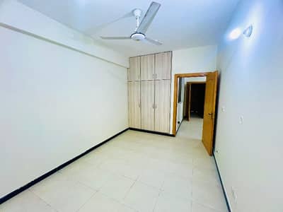 2 BEDROOM FLAT FOR SALE F-17 ISLAMABAD ALL FACILITY AVAILABLE CDA PPROVED SECTOR