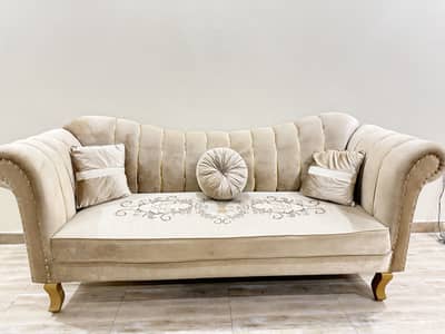 New Conditioned Sofa Set