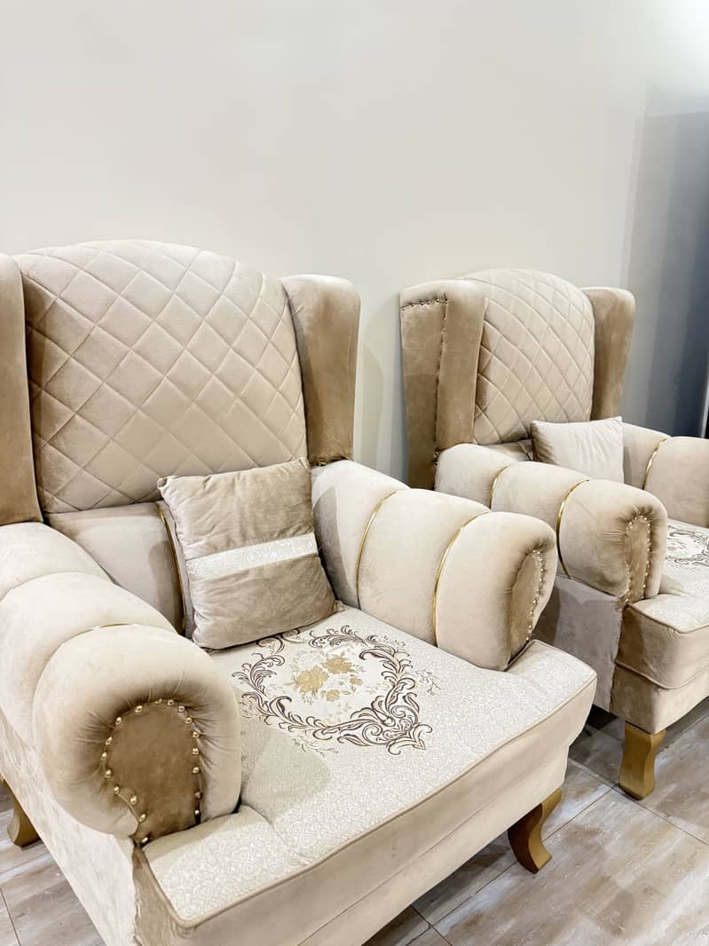 New Conditioned Sofa Set 1