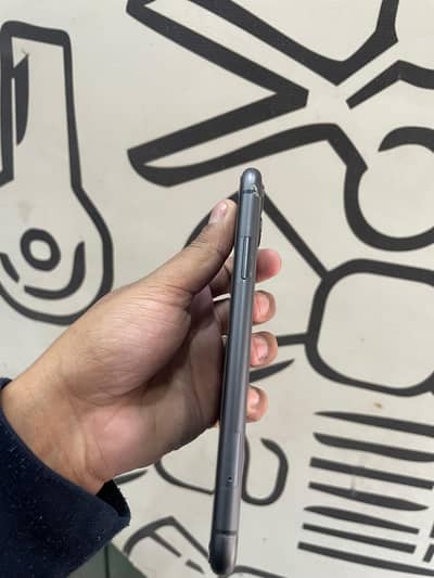 Iphone 11 PTA Approved Read add