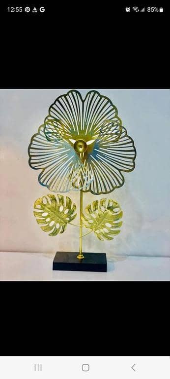 Metal Leaf Motif stand For Home decor