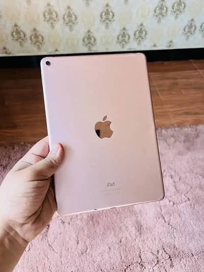 iPad pro 2017 128gb  Best for gaming urgent sale