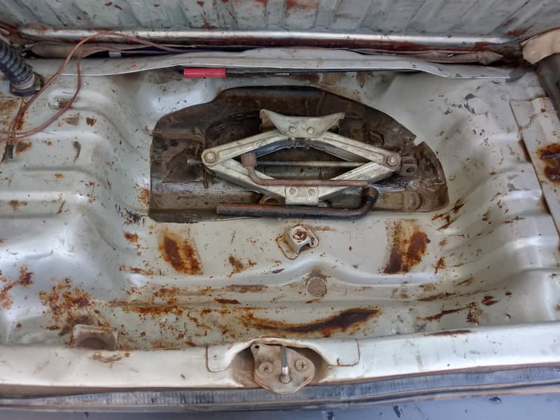 مہران 2005 سلور اوریجنل کنڈیشن 8