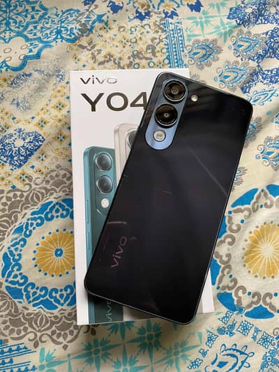 Vivo y04 4+4/128gb only 4 days used mint condition