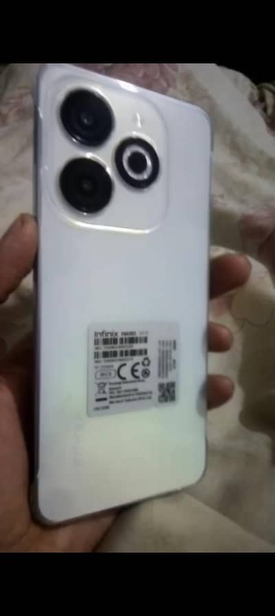 Infinix 4/64 smart 8