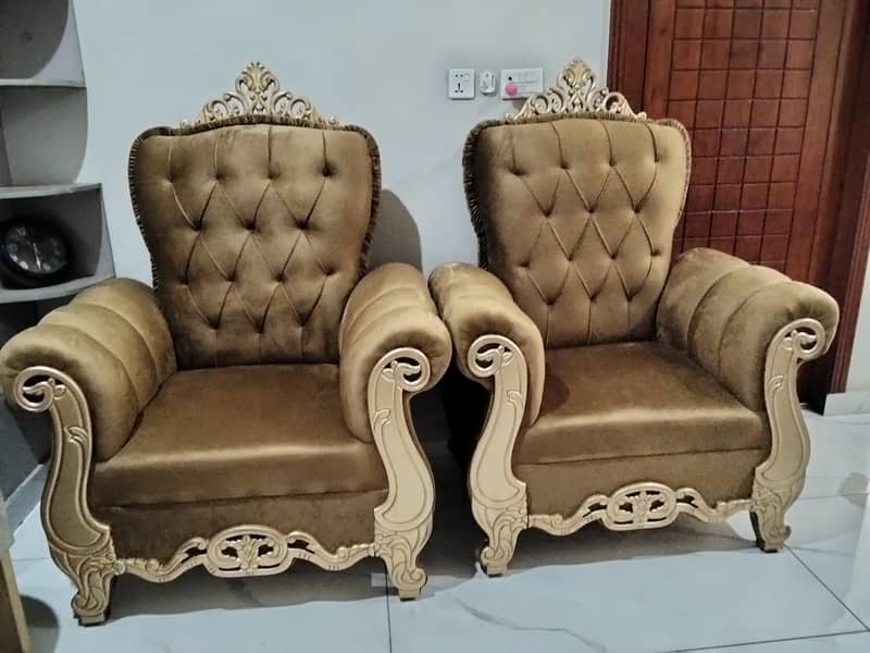 2 seater sofa for sale Abi new la k rkhy hen bethy bi ni ha 0