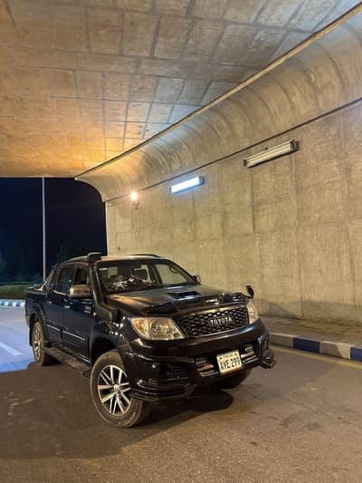 Vigo 2010 model  Thailandi black colour All documents clear