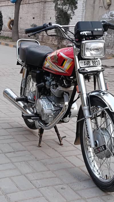 Honda 125 details description