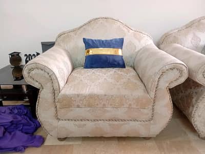 Royal Victorian Style 5-Seater Sofa with Sapphire Blue Cushions