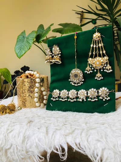 Jewelry Set with Round Bridal bag for Sale