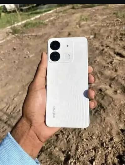 Infinix Smart 7 HD 64-GB with Charger